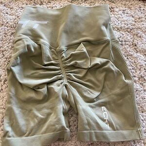 ECHT scrunch shorts